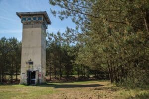 Monumentale toren voormalige Amerikaanse basis Darp